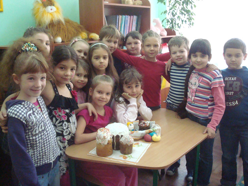 Пасхальные куличи, крашеные яйца и шоколадные кролики (фоторепортаж)