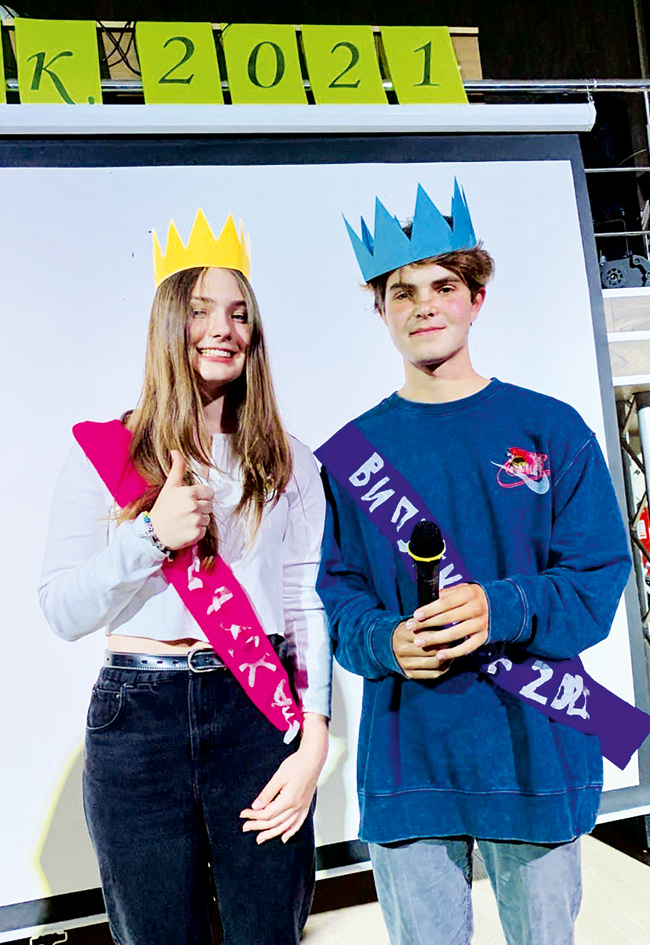 Перший дзвоник чи випускний?